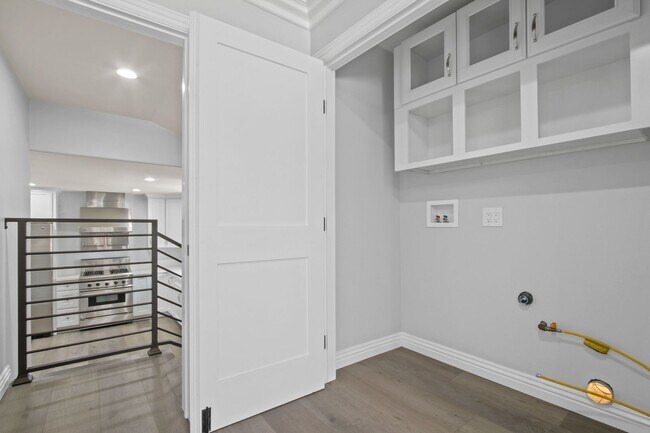 Photo - 536 Short St Townhome