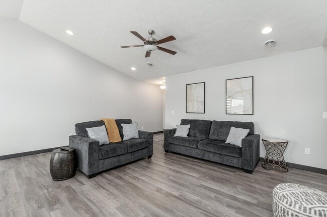 Building Photo - 4500 W 34th St N