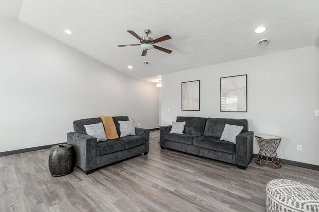 Foto del edificio - 4500 W 34th St N