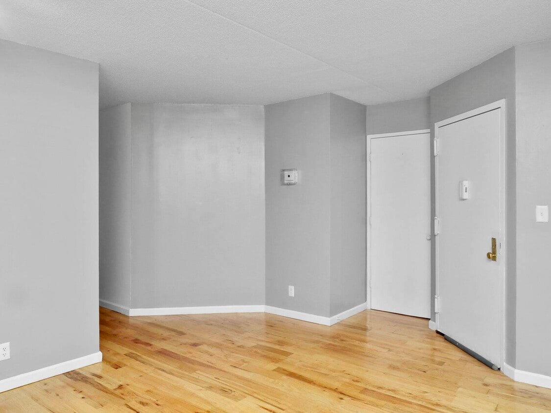 Primary Photo - 132 W 117th St