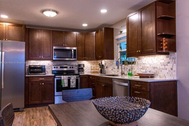 Foto del edificio - 5289 N Andrews Ave