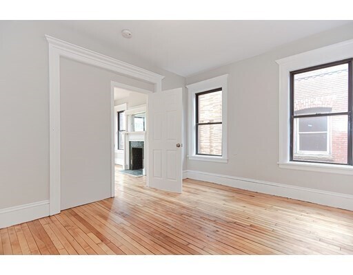 Building Photo - 19 Chandler St