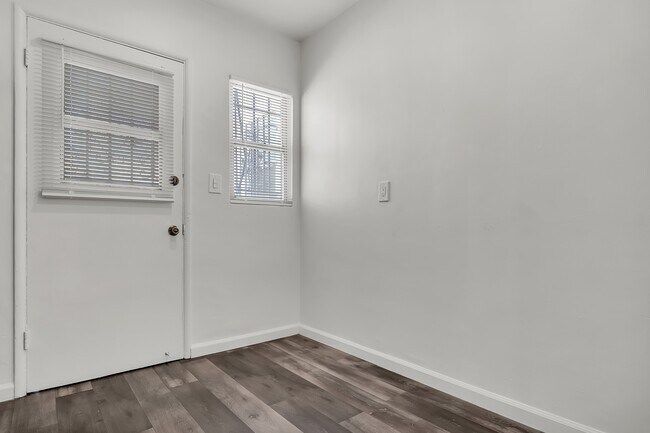 Foto del edificio - 451 E 101st St