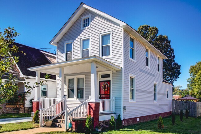 Foto del edificio - Charming Single-Family Home in West Hampton