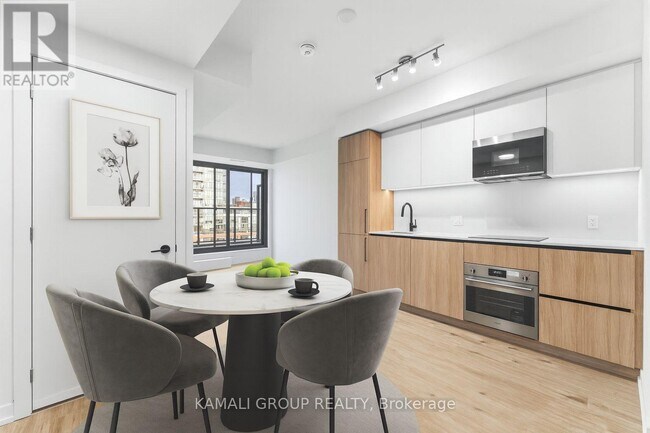 Photo du bâtiment - 35 Parliament St