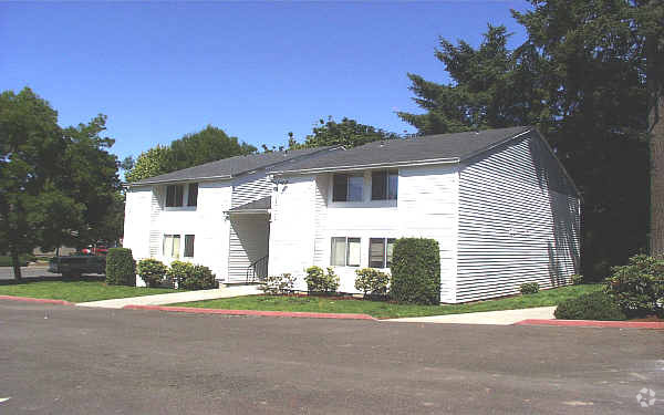 Building Photo - Golden Pines Apartments
