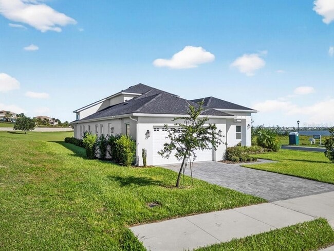 Building Photo - 200 Snowy Orchid Way