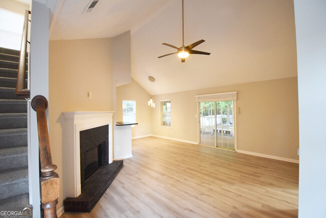 Foto del edificio - 571 N Fairfield Dr