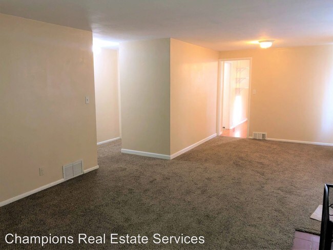 Building Photo - 3 br, 2 bath House - 12202 Corliss Ave N,
