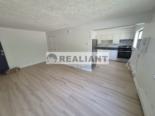 Foto del edificio - 922 Highland Ave