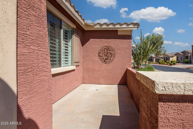Building Photo - 42368 W N Star Dr