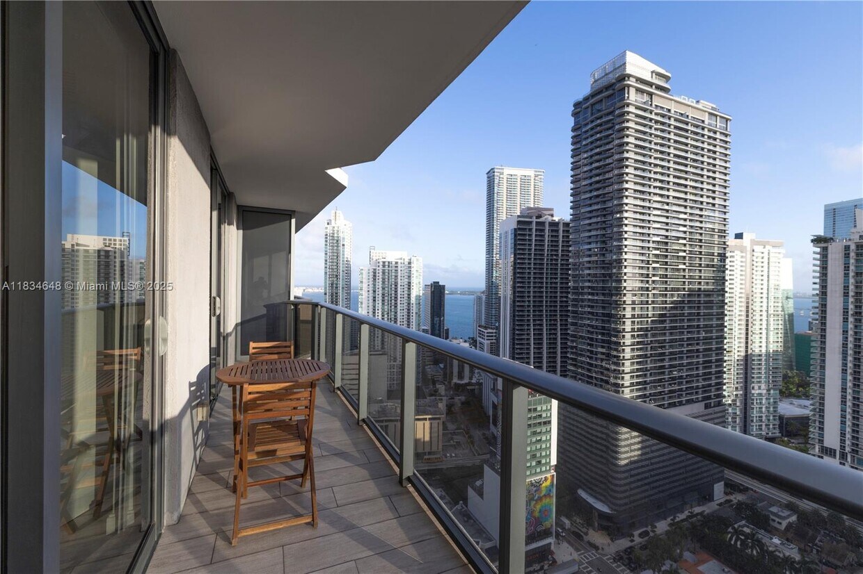 Foto principal - 55 SW 9th St