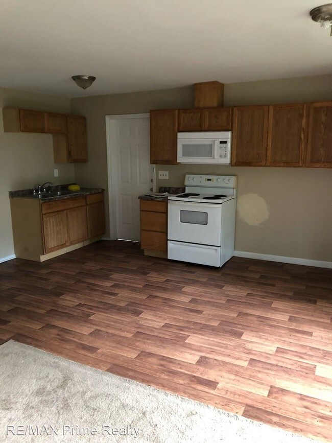 Building Photo - 3 br, 1 bath House - 3135 Urban Ave