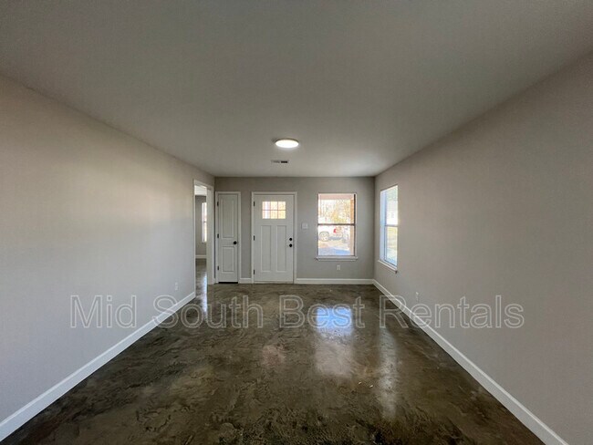 Foto del edificio - 341 Dixie Rd