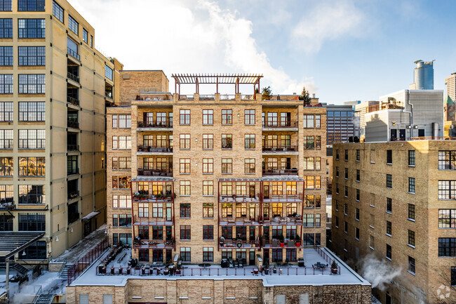 Parte posterior del edificio - Stone Arch Lofts