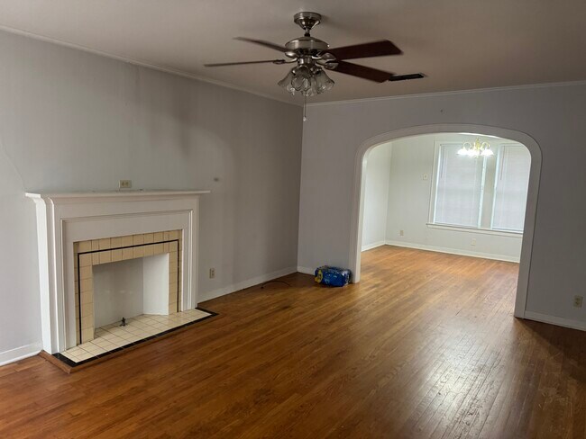 Building Photo - 113 E Merrick St