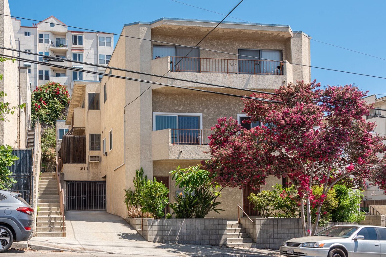 Photo - 911 W College St Apt 2 Los Angeles CA 90012