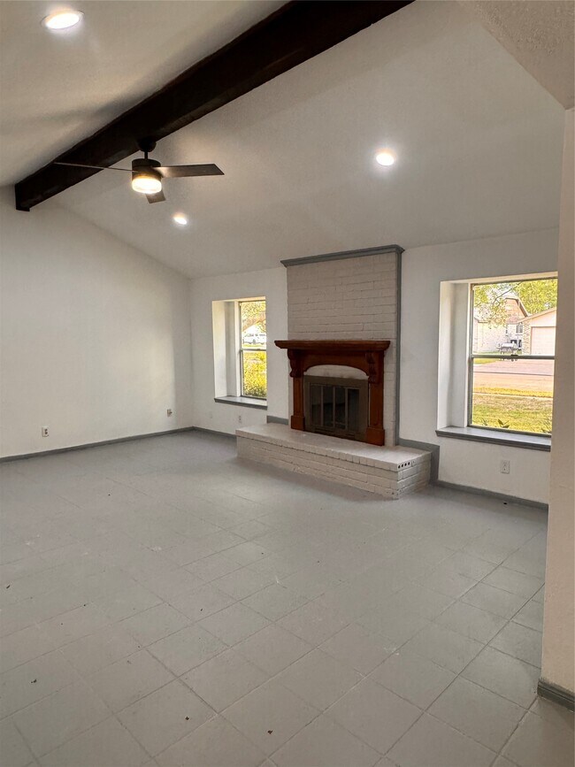 Foto del edificio - 604 Briarclift Ln