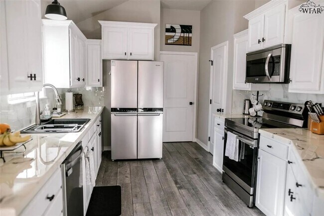 Building Photo - Charming 4BR House in Burkburnett (10 Min ...