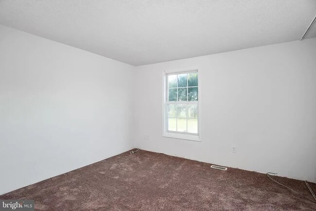 Building Photo - 120 Gooseneck Ct