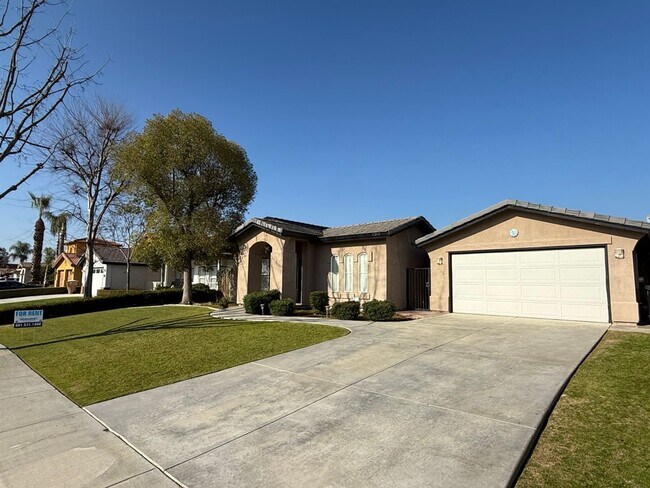 Foto del edificio - Spacious 5-Bedroom, 2-Bathroom Home in Southwest Bakersfield