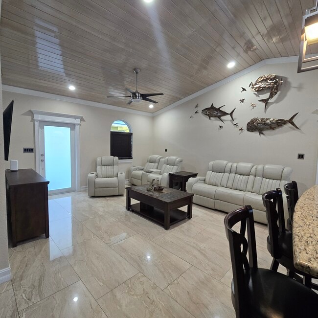 Living room - 441 Avenue F