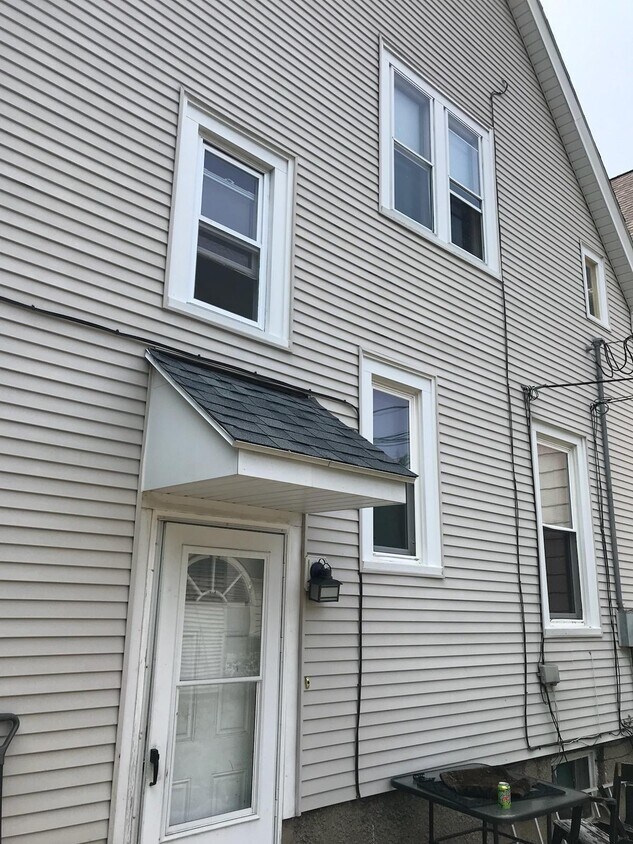 Foto del edificio - 3444 N Newhall St