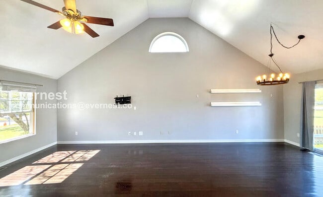 Foto del edificio - 2254 Red Barn St