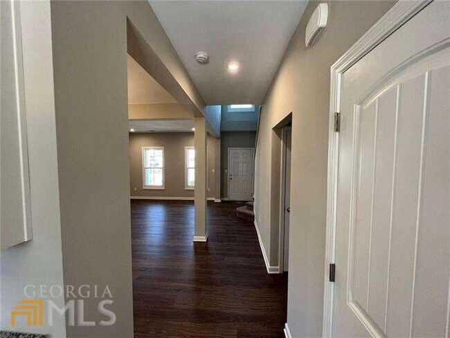 Building Photo - 6630 Lantana Village Way