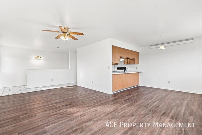 Building Photo - 720 Mallow St