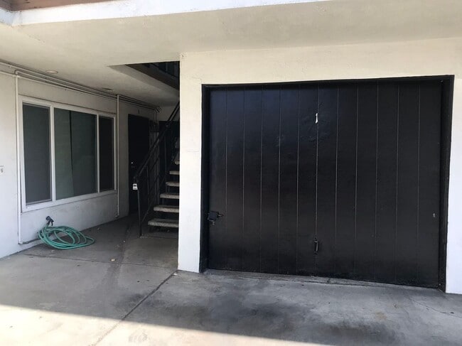 Building Photo - Available now! Home Sweet Home! Large & Br...