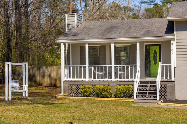 Foto del edificio - 2062 Woodbine Cir
