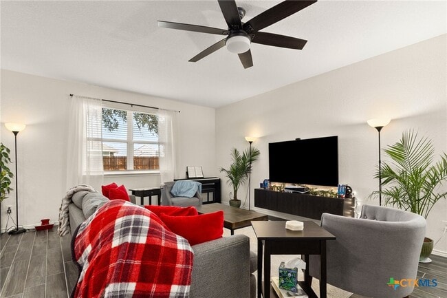 Foto del edificio - 175 Honey Oak Ln
