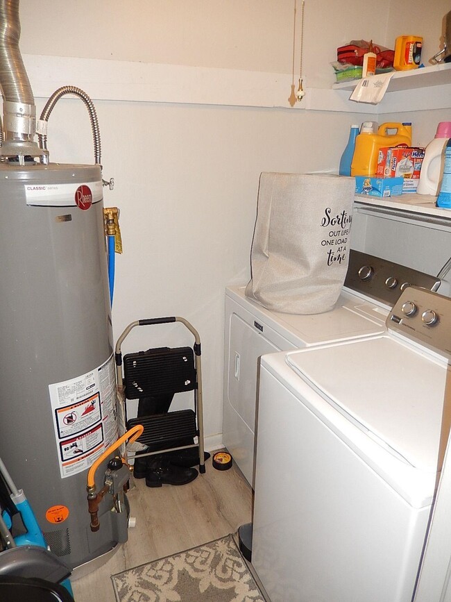 Foto del edificio - 1409 Glenda Dr