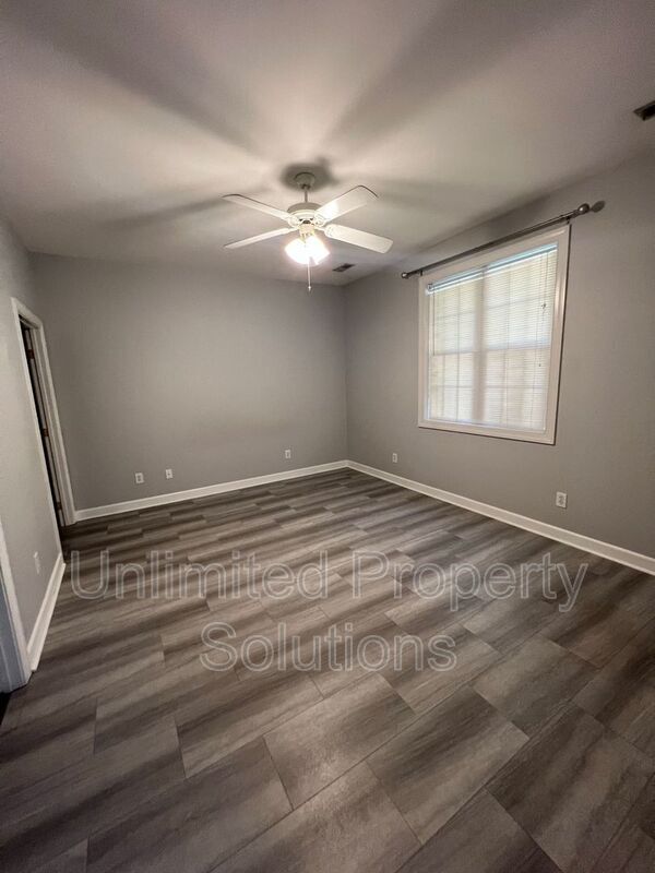 Building Photo - 5006 Carleton Dr