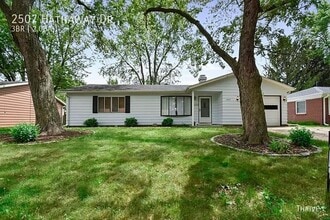 Building Photo - 2507 Hathaway Dr