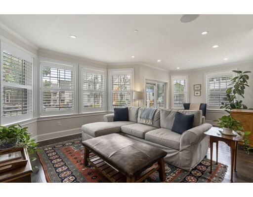 Foto principal - 384 Highland Ave