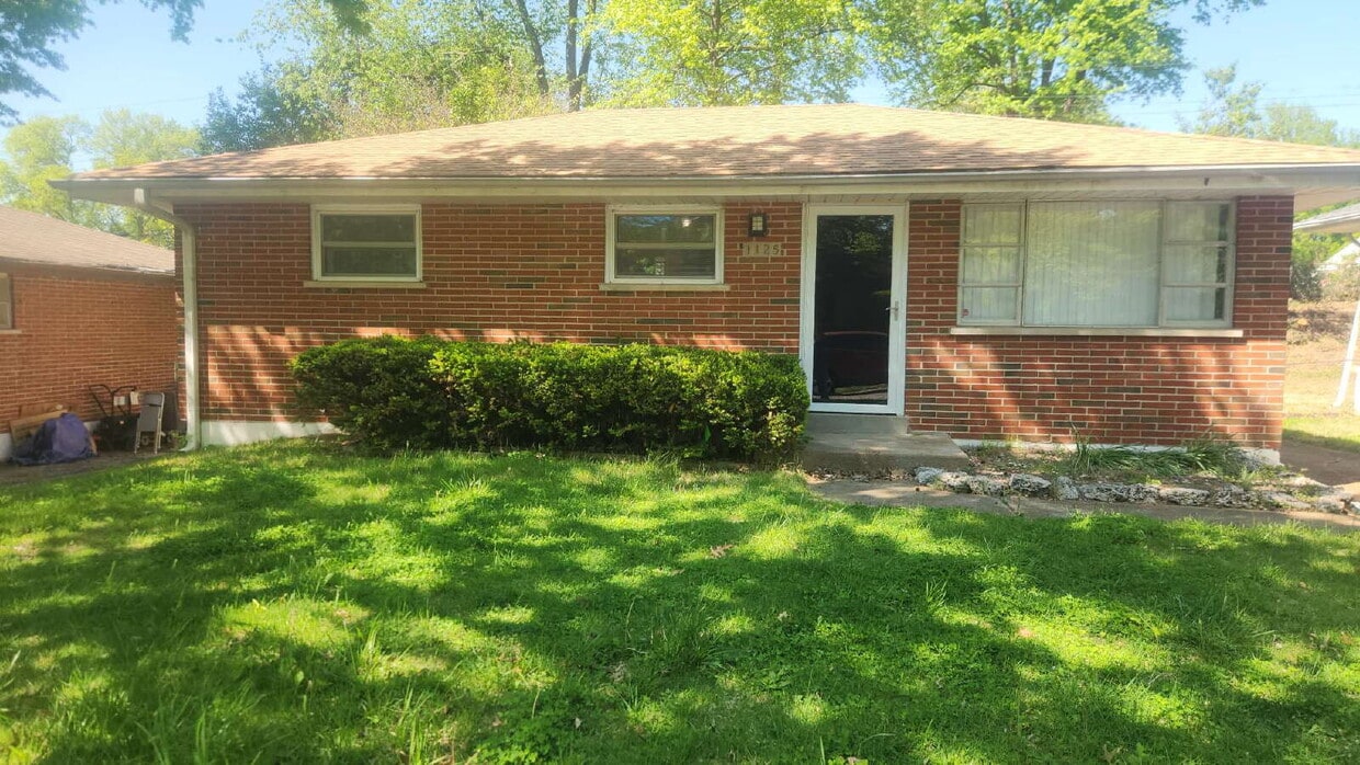 Photo - "Elegant 3-Bedroom Gem at 1125 Walker Ave, St. Louis - Your Cozy Retreat Awaits!"