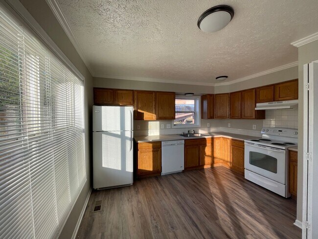 Building Photo - 1104 Mazatlan Cir