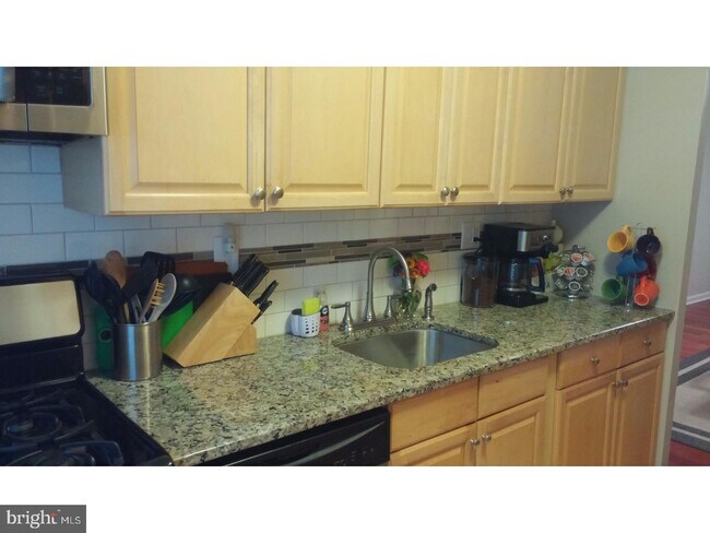 Foto del edificio - 245 Shawmont Ave