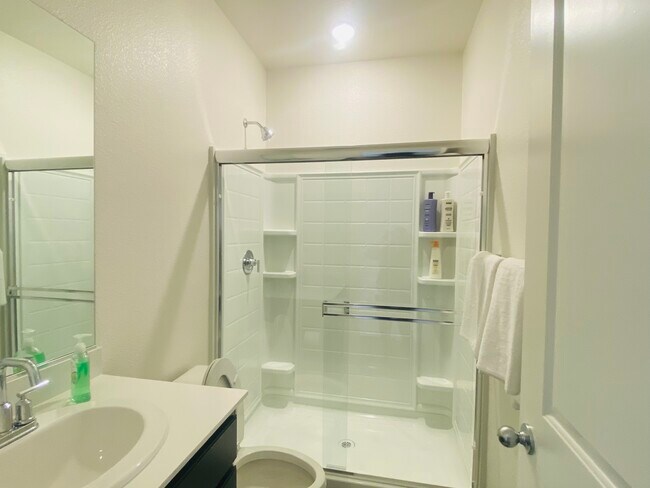 Foto del edificio - 1429 Rock Cap Ln