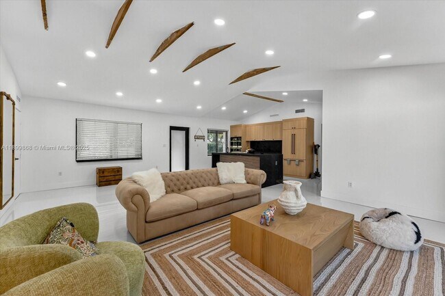 Foto del edificio - 125 NE 107th St