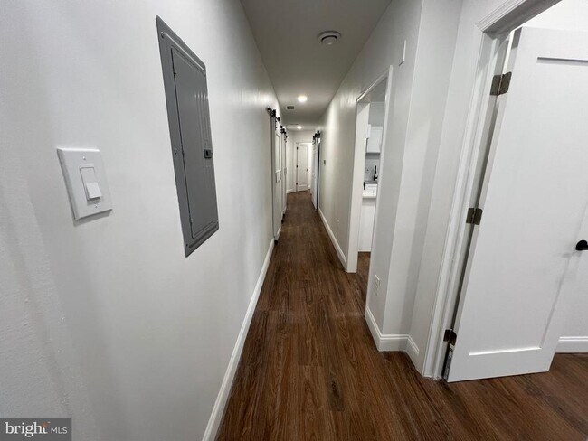 Foto del edificio - 2145 Elkins Ave