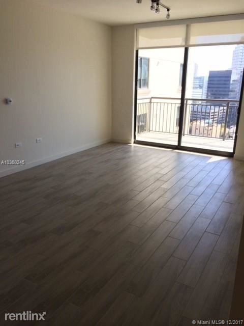 Foto del edificio - 999 SW 1st Ave