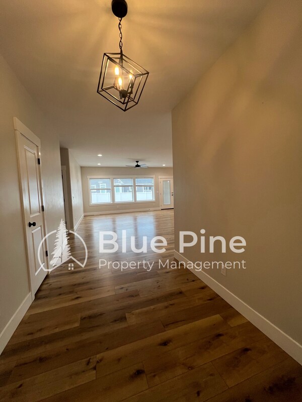 Foto del edificio - 1104 Cypress Loop