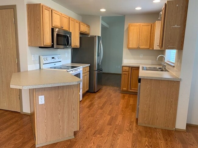 Foto del edificio - AVAILABLE NOW! Beautiful 3 bed/ 2 bath Single Family Home