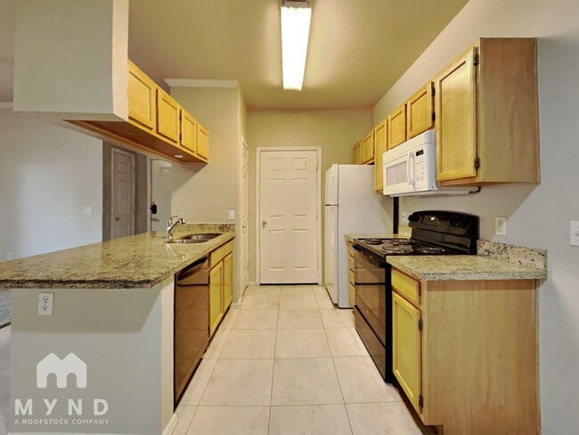 Building Photo - 5401 E Van Buren St