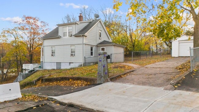 Building Photo - 29 Abner St