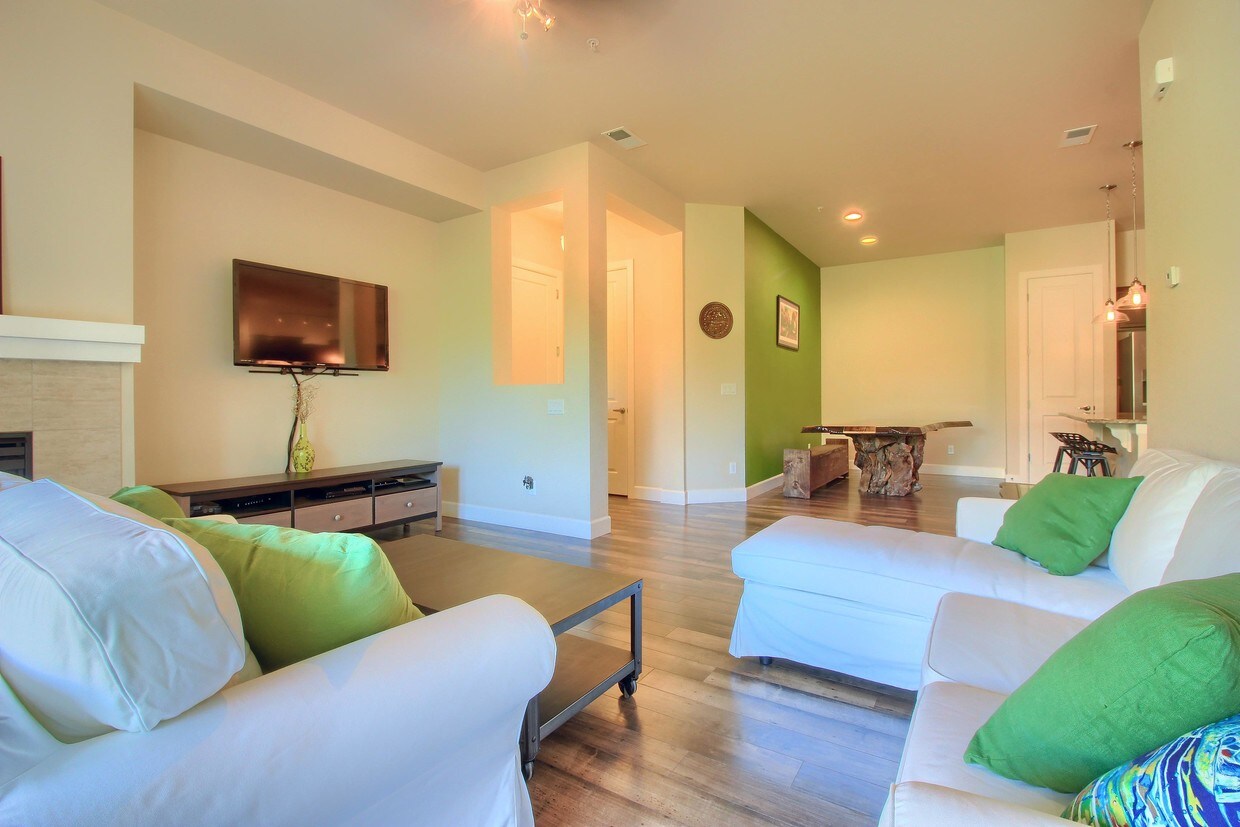 Primary Photo - 303 Inverness Way S