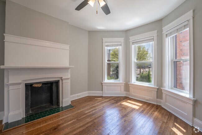 2HAB, 1BA - 900 ft² - The San Carlos Apartments